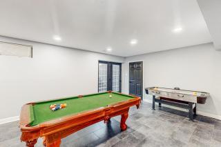 Dog-Friendly spacious house w/private pool, private pool table & ping pong table - 3
