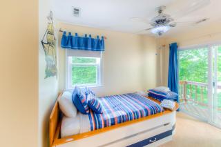 Spacious lake lodge with a private dock, wraparound decks & foosball - 7