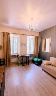 У театра Музкомедии, пляж Отрада - 800м - 8