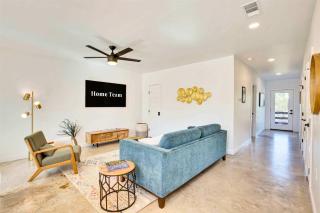 Hill Country Hideaway - Modern Barndominium for 6 - 3