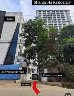 Stylish apartments Opp GTC and walking distance to Sarit and Movenpick Hotel - 1