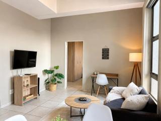 Work-Ready 1Bedroom in Central Rosebank Fast Wifi, Backup Generator - 2
