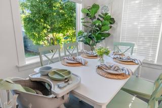 3BR NFL Home Green Lake Access Walk to Shops - 3