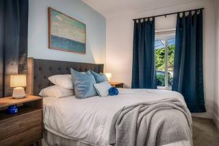 3BR NFL Home Green Lake Access Walk to Shops - 2