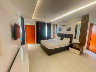 Fully Furnished 4 Bedroom Apartment - 7