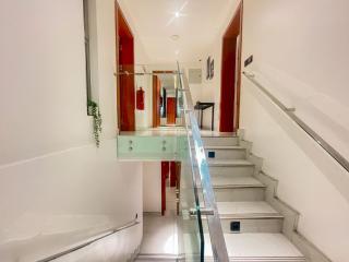 Fully Furnished 4 Bedroom Apartment - 5
