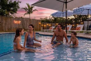 Putt Putt Huge Pool Fire Pit BBQ - 2