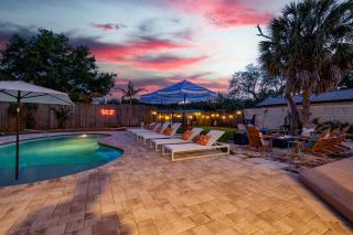 Putt Putt Huge Pool Fire Pit BBQ - 3