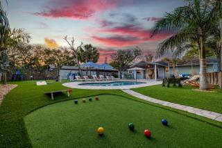 Putt Putt Huge Pool Fire Pit BBQ - 4