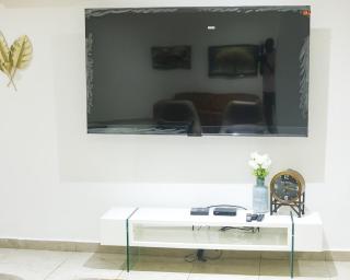 Luxury 3-Bedrooms Retreat - Pool - Prime Location - 5