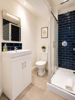 F4 Town Centre, Walk to Races! Sleeps 4 - 2