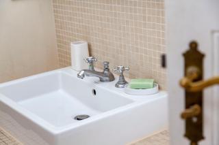 Charming, light 4 room apartment - 6
