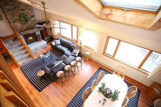Goose Hollow 19 Estates Pet Friendly Private Waterfront Home - 1