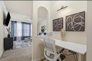Modern 2BR 2BA Near NRG Stadium & Museum District - 3