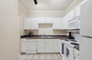 Modern 2BR 2BA Near NRG Stadium & Museum District - 1