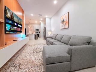 Your Dream Stay Minutes from Disney - 9