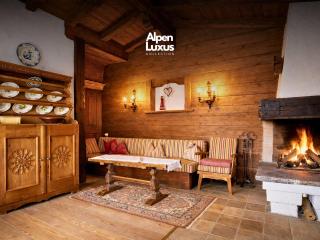 NINA's Chalet with Pool & Sauna Access - 0