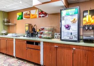 Quality Inn East Stroudsburg - Poconos - 8