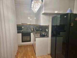Central 2BR Apt, Equipped, Lift - 3