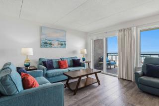 3rd-floor open airy condo with great views - close to dining - 2