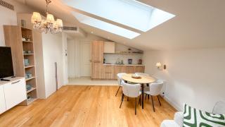 Scandinavian Skylight Loft in Riga Quiet Center - Historic Building, AC, Blackout Blinds - 8
