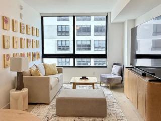 Chic Luxury 1BR Oasis - 4