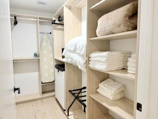 Chic Luxury 1BR Oasis - 1