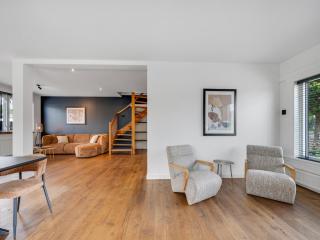 Spacious holiday home in the center of Langweer - 6