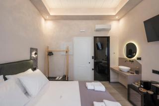 CAVO III Luxury Boutique Rooms - 5