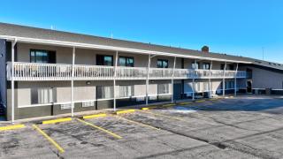 Super 8 by Wyndham Sturgis - 8