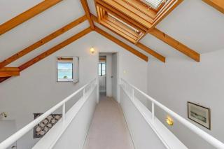 Twin Bays Russell New Listing Promo - 6