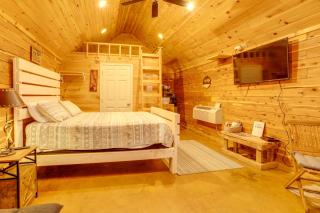 Near Trails! Ozark Mtn Hideaway w/ Fire Pit, Grill - 2