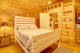 Near Trails! Ozark Mtn Hideaway w/ Fire Pit, Grill - 1