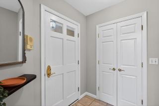 World Cup 2026 Retreat in the Heart of Montclair condo - 4