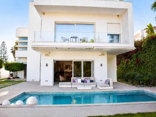 Luxurious Contemporary Villa with Private Pool in Tunis - 9