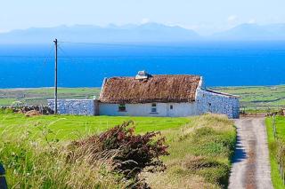 Peigs Pink Cottage Doolin with Coastal Views - 8