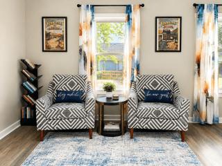 Fennvilla-Sleeps 16, Lake Mi, Saugatuck, South Haven, 3 Dogs Ok - 5