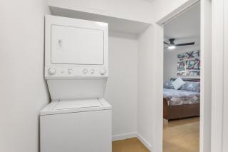 Stylish 1BR,1BA Near Lake in Rogers Park Free Parking - 4