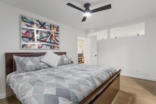 Stylish 1BR,1BA Near Lake in Rogers Park Free Parking - 8