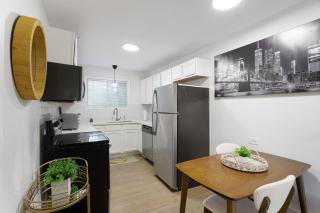 Stylish 1BR,1BA Near Lake in Rogers Park Free Parking - 6