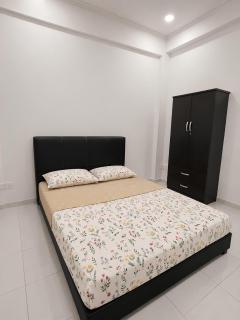 Oak & Ivory Home - 6