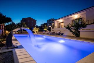 Seaside family friendly house with a swimming pool Barbat, Rab - 22081 - 3