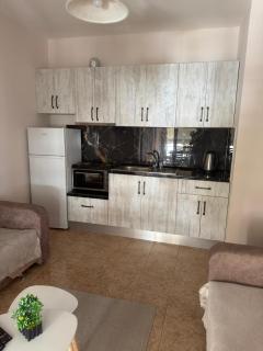 Trinity Beach Apartment - 6
