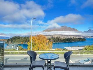The Pounamu Experience | Lake & Mountain Views - 9
