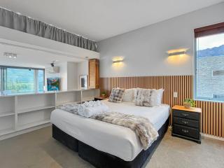 The Pounamu Experience | Lake & Mountain Views - 7