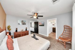 Vibrant Vegas Vibes - Hot Tub & Games - Perfect 4 Family & Groups - 2