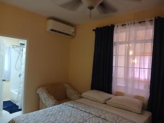 Cool Kingston Rest - 5