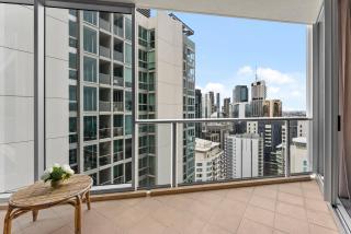 Central City Apt with King Bed, Pool, Gym and Sauna - 8