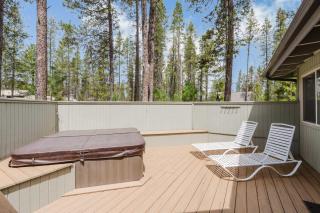 Large Sunriver Home in Quiet Neighborhood with Private Hot Tub & Free SHARC Access - 6