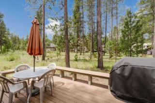 Large Sunriver Home in Quiet Neighborhood with Private Hot Tub & Free SHARC Access - 5